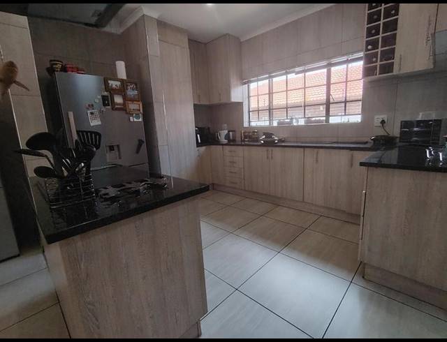 5 BEDROOM PROPERTY TO RENT IN WIERDA PARK